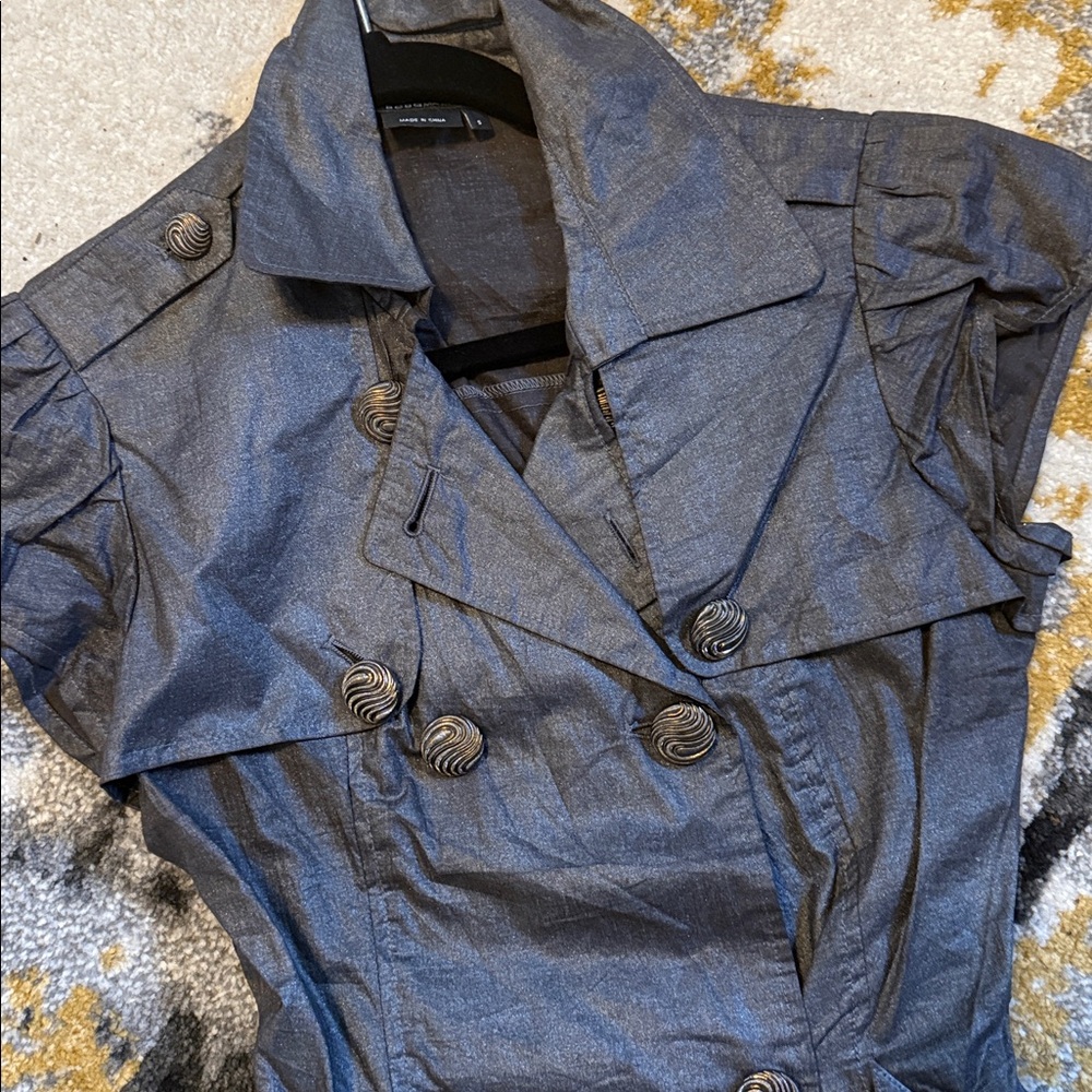 BCBG short sleeve blouse ❤️ - Picture 6 of 7